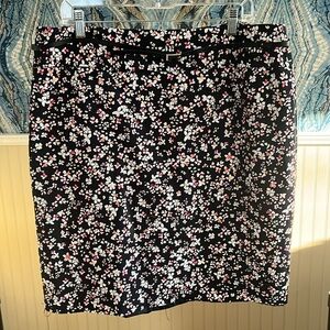 Liz Claiborne Career Black Floral Pencil Skirt, Size 18